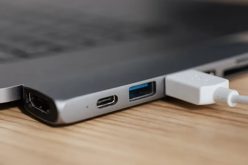 Kein Signal, keine Gnade: Warum die Rettung deines Streams an einem 20-Euro-Kabel hängt